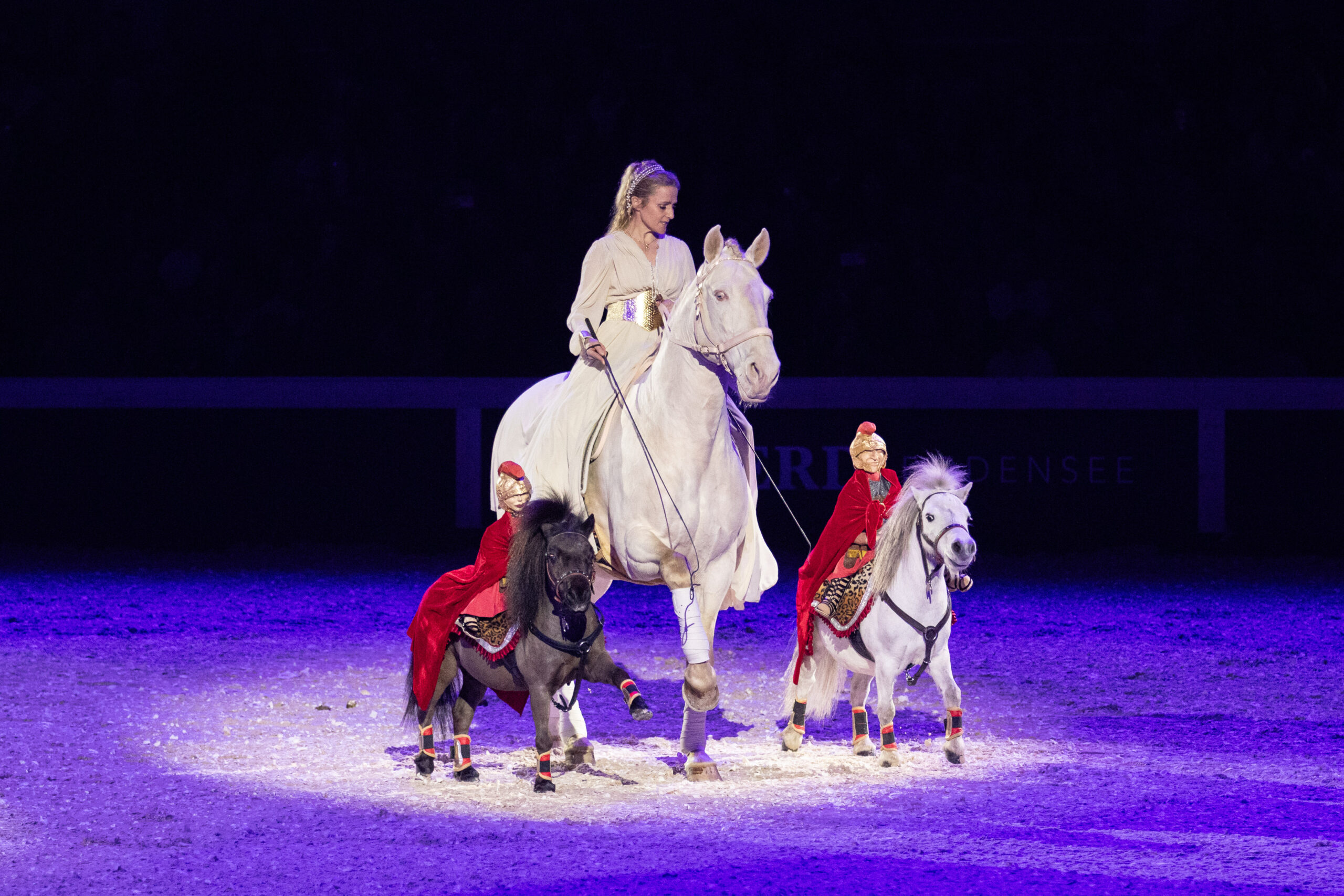 Mélie Philippot ist einer der Stars in der Manege, die bei der PFERD BODENSEE zu sehen sein werden.