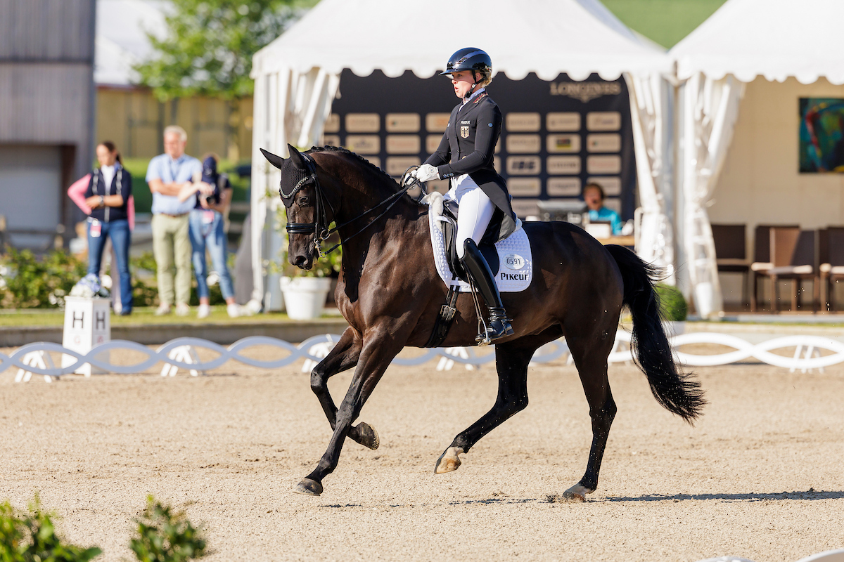 Close Grand Prix victory for Katharina Hemmer in Münster