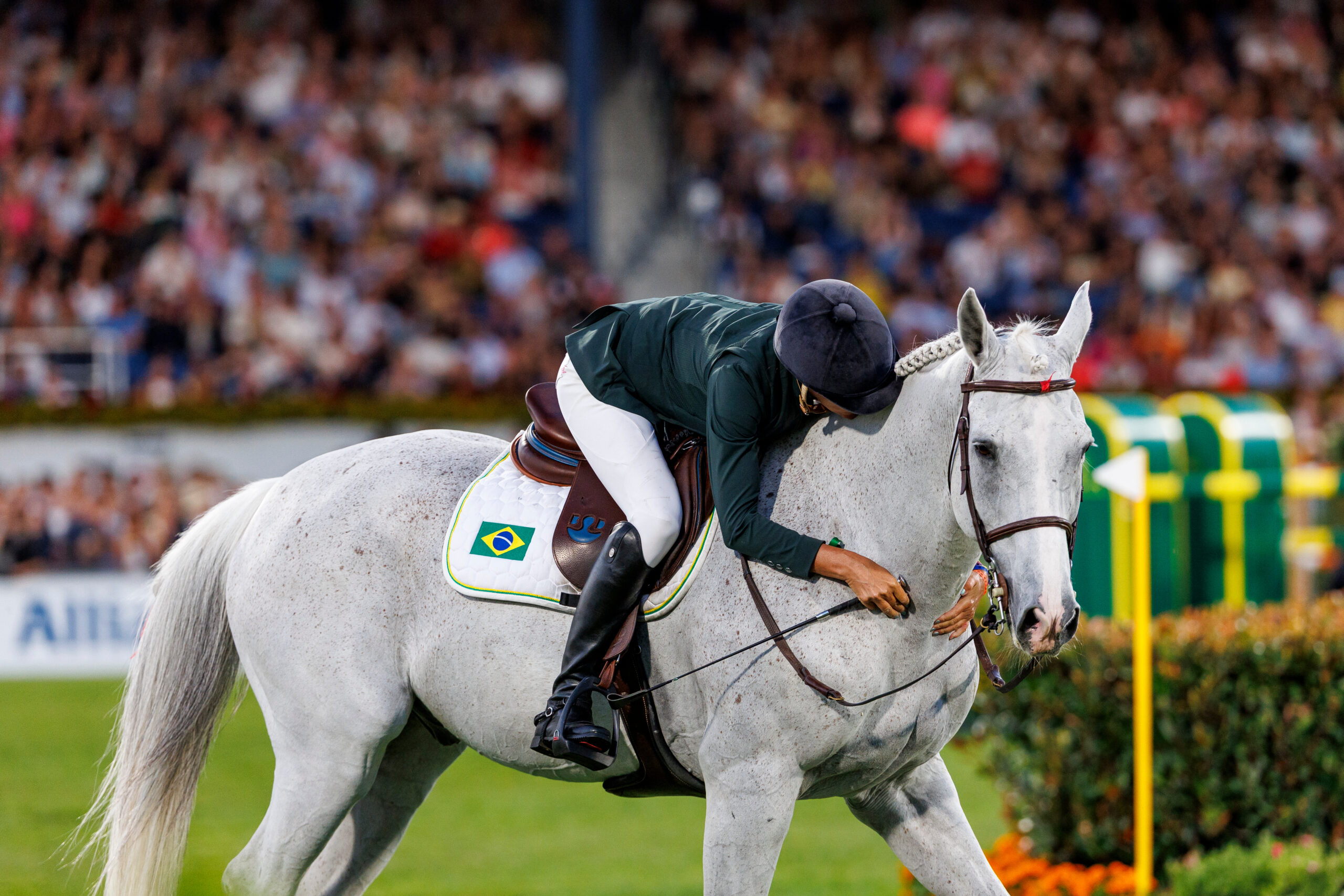 Luciana Diniz and Vertigo du Desert win Abu Dhabi