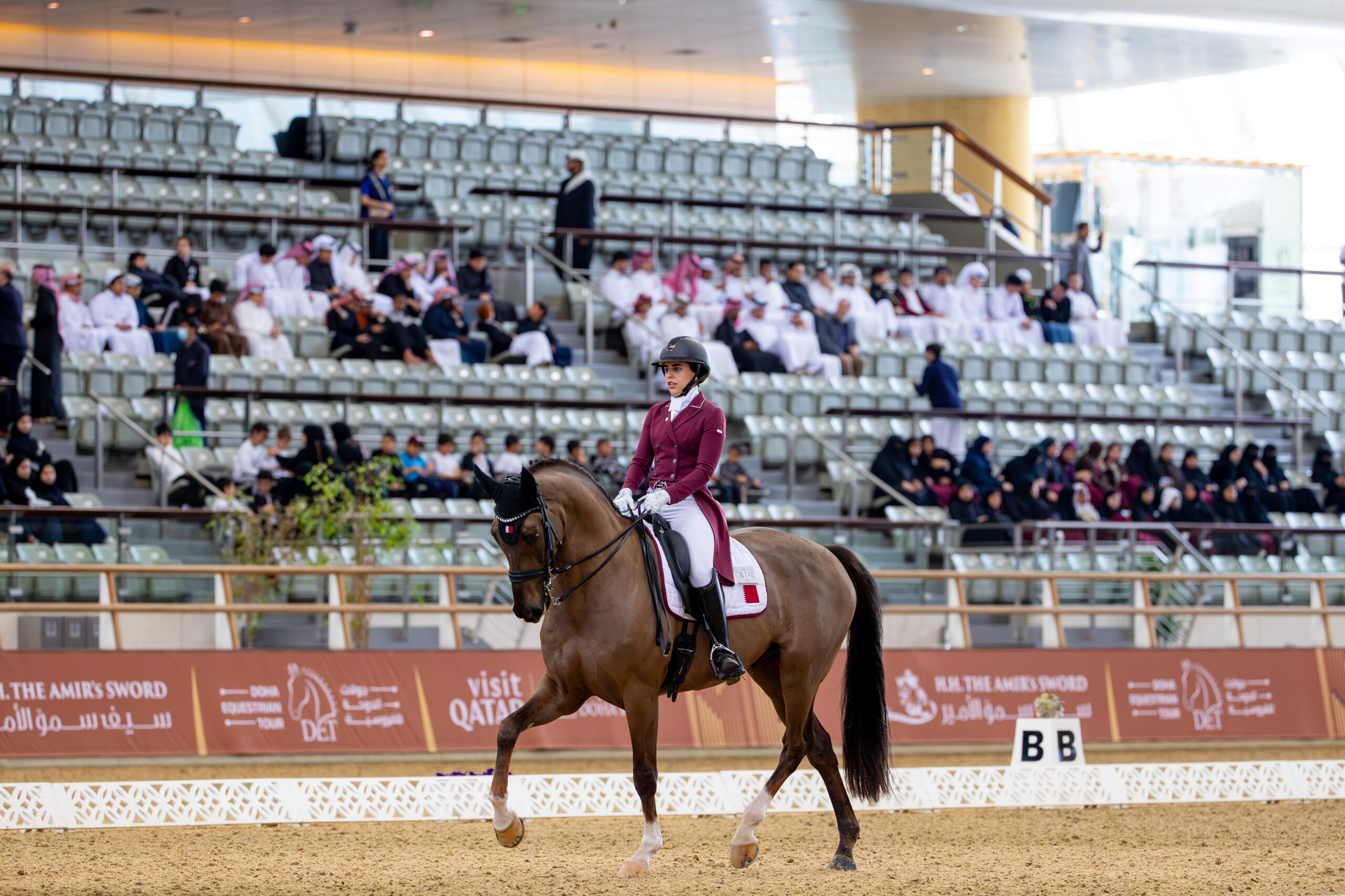 Blue Hors Touch of Olympic mit seiner neuen Reiterin, Mariyam Ahmad SA Al Boinin aus Katar.