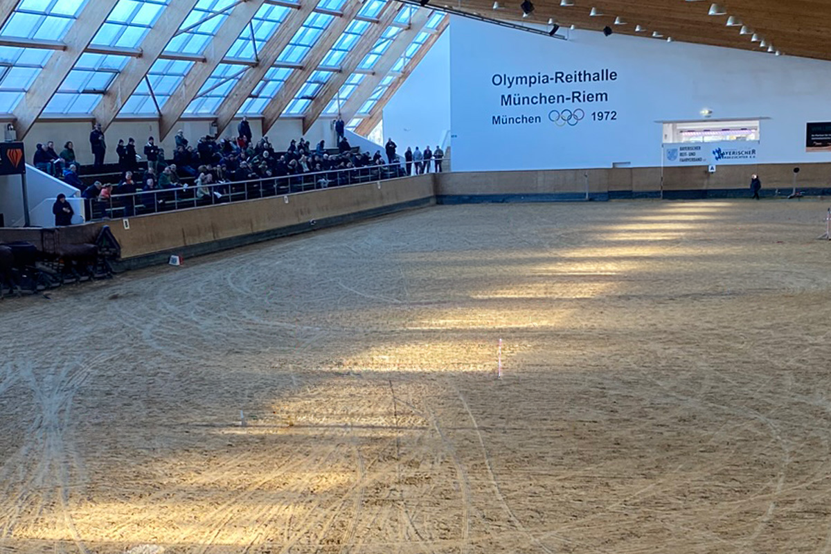 Die Veranstaltungshalle der Olympia-Reitanlage in München-Riem.