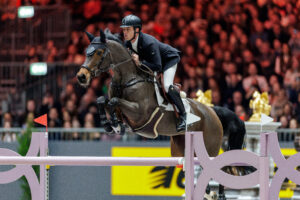 The world number one triumphs in Paris