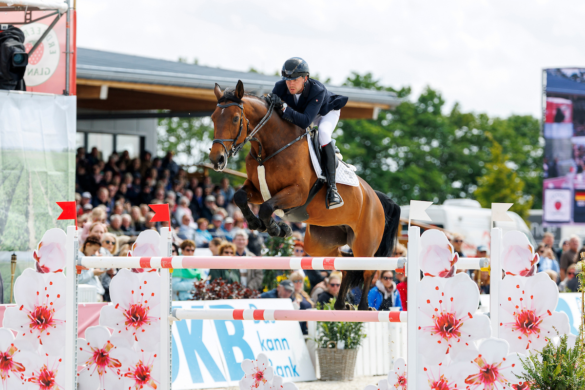 Gerrit Nieberg and his Queen in front in Arezzo