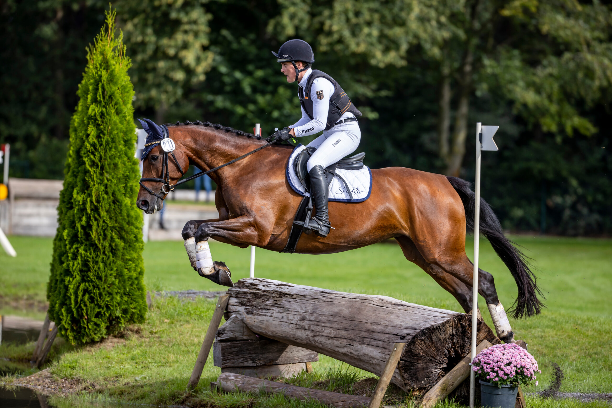 Event rider Anna Lena Schaaf moves south