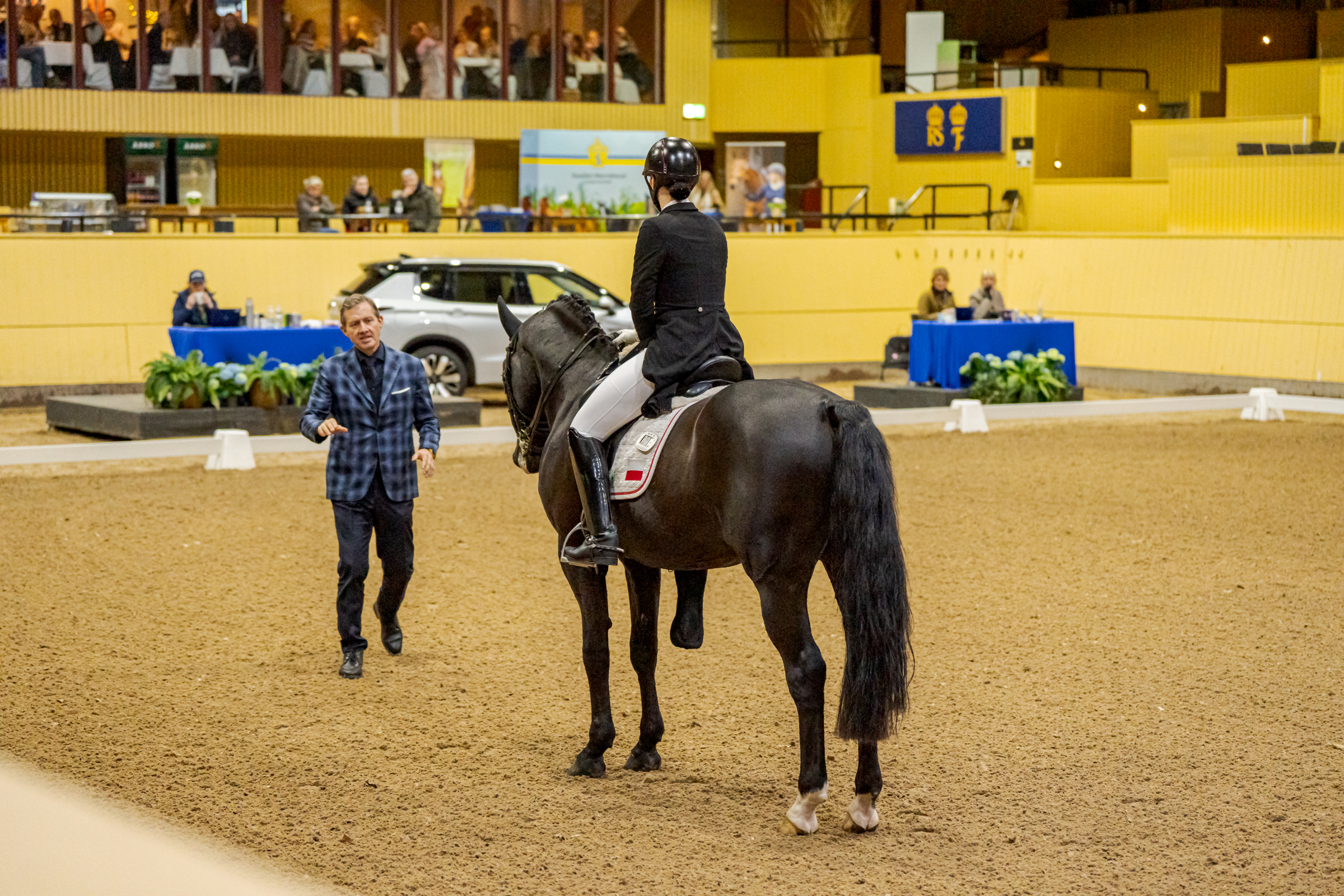 Oops! It's a good thing that there were attentive judges like Sven Rothenberger in Flyinge, who drew Susanne Krohn's attention to the small equipment problem. Photo: Kim C. Lundin
