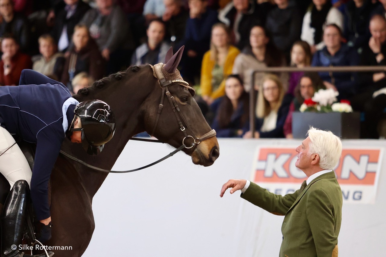Uta Gräfs Pferd, von dem jeder Reiter träumt und das auch Martin Plewa bedauern ließ, keinen Anhänger mit nach Marbach genommen zu haben, trägt den passenden Namen Herzenswunsch. Foto: Silke Rottermann