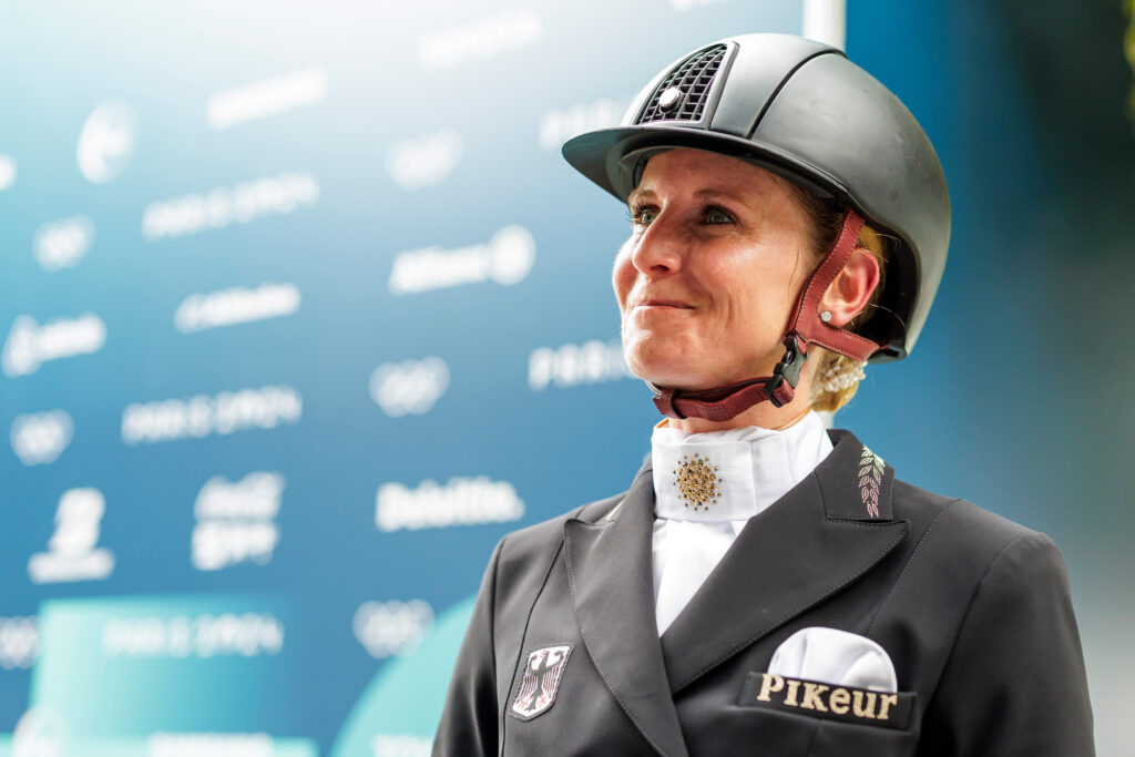 Siegreiches Turnierdebüt von Jessica von Bredow-Werndl und Dancier Gold FRH