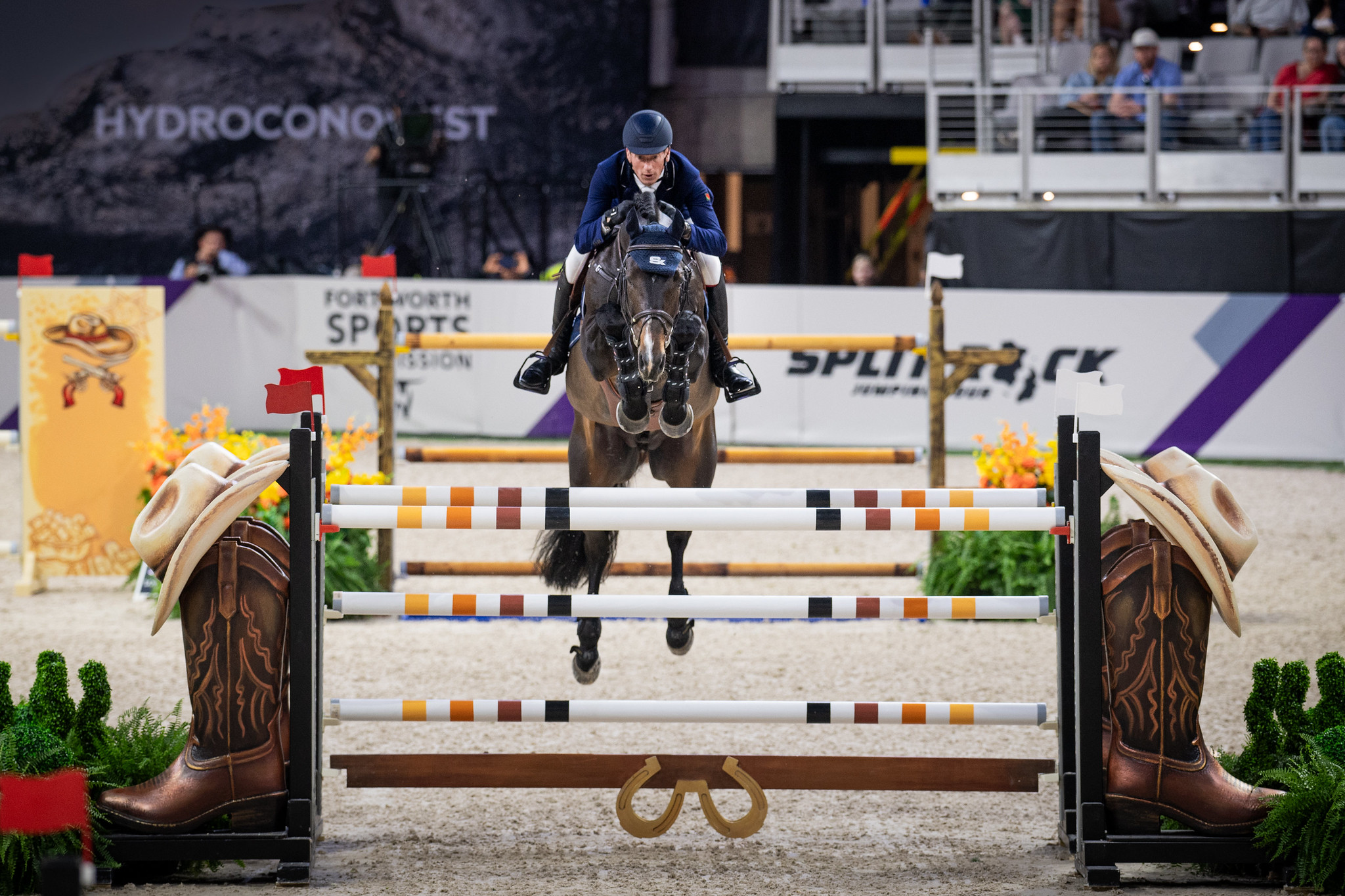 Daniel Deußers Otello de Guldenboom präsentiert sich in Fort Worth als Pferd von Championatsformat. Foto: FEI/Shannon Brinkman