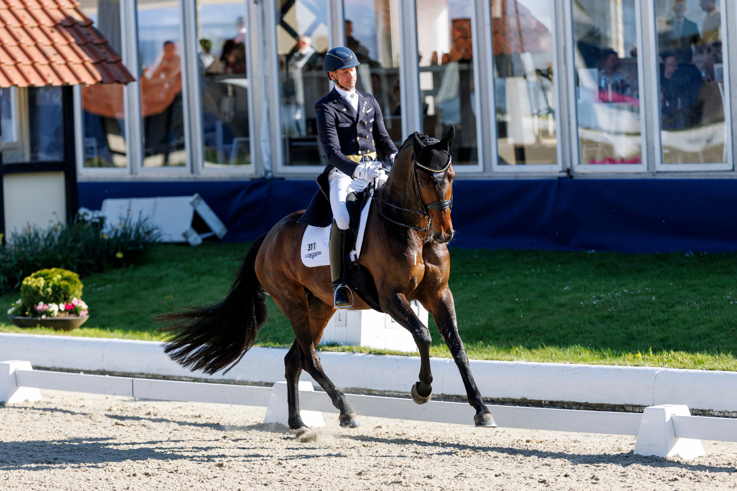 J’Adore Dior H dances directly to Frankfurt