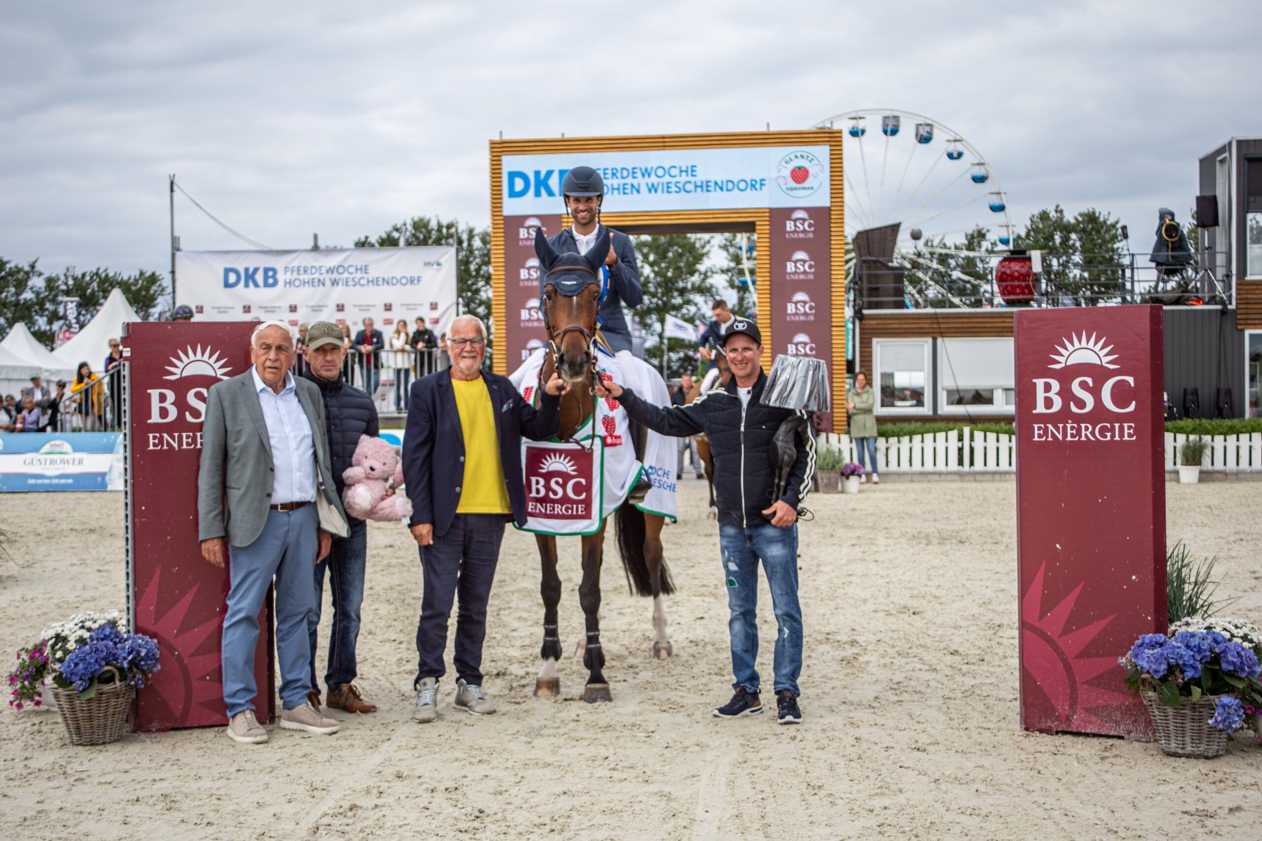 Christian Kukuk und Nachwuchshoffnung Viki van Gogh gewinnen Championat in Hohen Wieschendorf