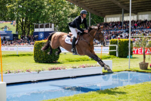 Ire Simpson siegt in zweiter Qualifikation zum 95. Deutschen Spring-Derby