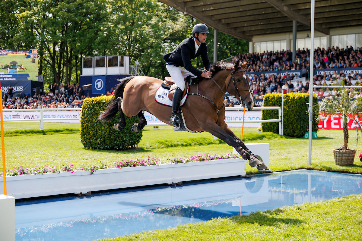 Irishman Simpson wins second qualifier for the 95th German Show Jumping ...