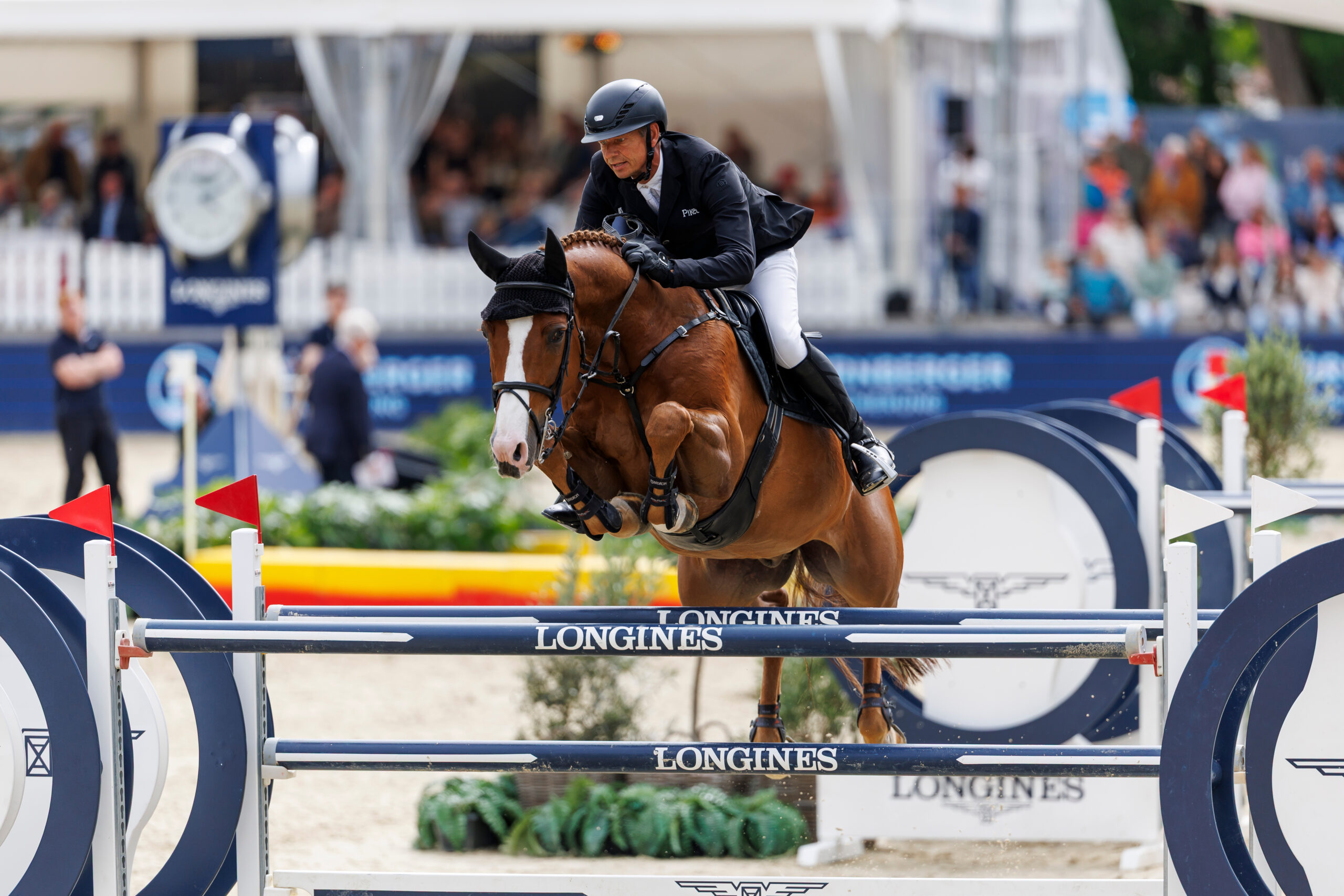There was probably no one in the whole of equestrian Germany who would not have wished him the title of German Champion with all their heart: Marco Kutscher. So it was silver in the saddle on Cool Fox. Photo: sportfotos-lafrentz.de