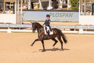 Dutch World Championship Hopeful Defeats World Cup Champion in Rotterdam