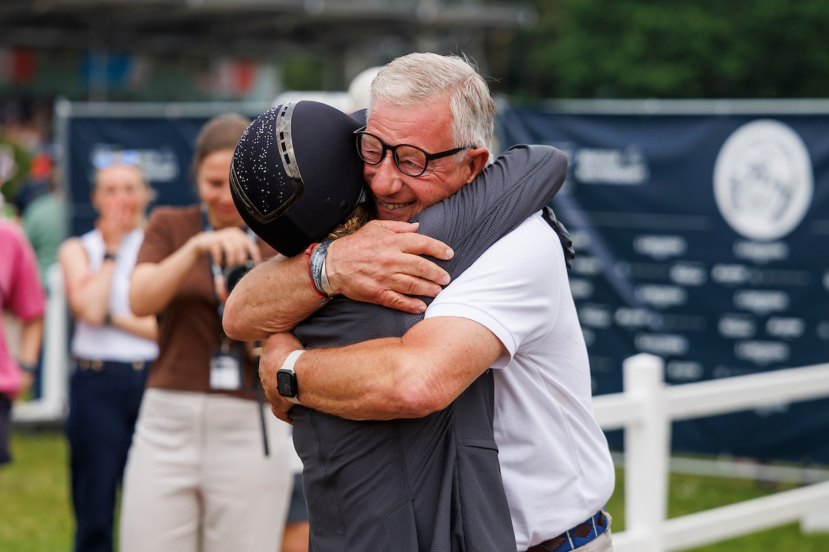 Mannschjafts-Olympiasieger Claus Erhorn betreut Katharina Meyer schon seit 28(!) Jahren. Der Erfolg hat viele Väter. Happy Väter! Foto: sportfotos-lafrentz.de