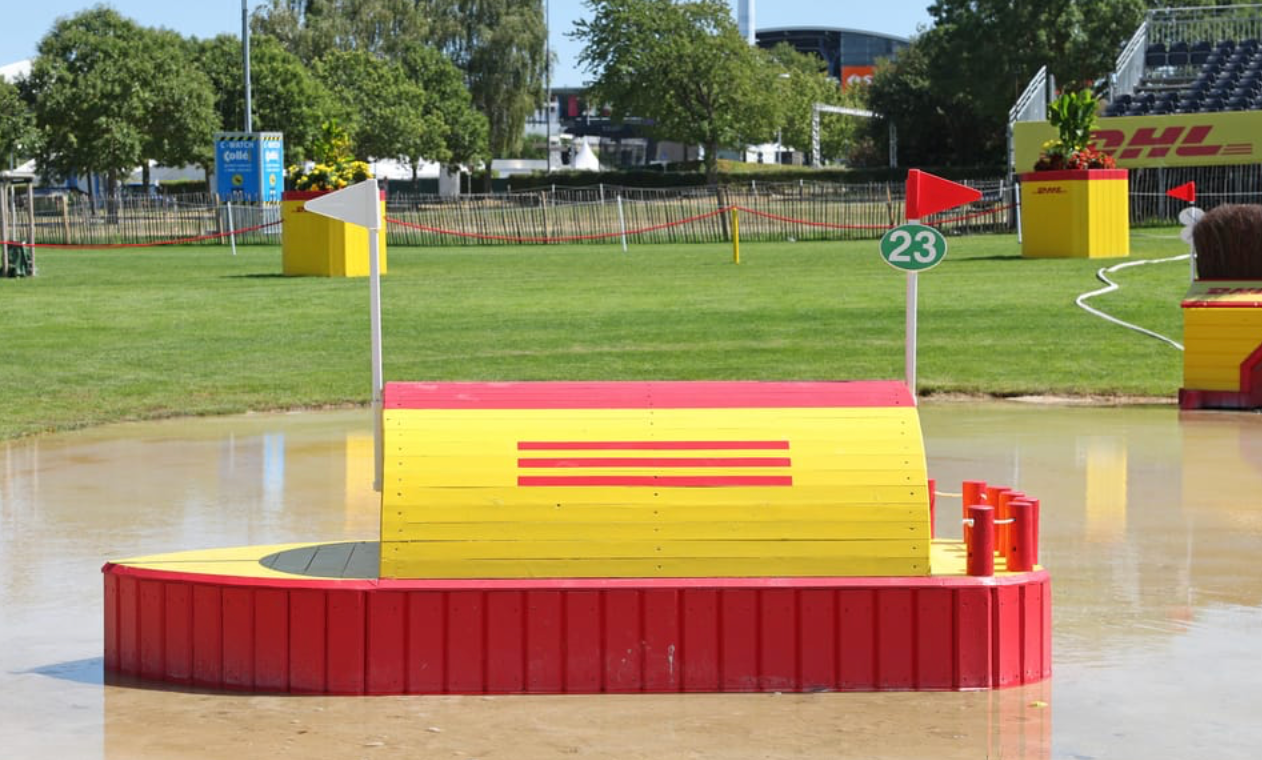 Sprung 23 DHL Boat