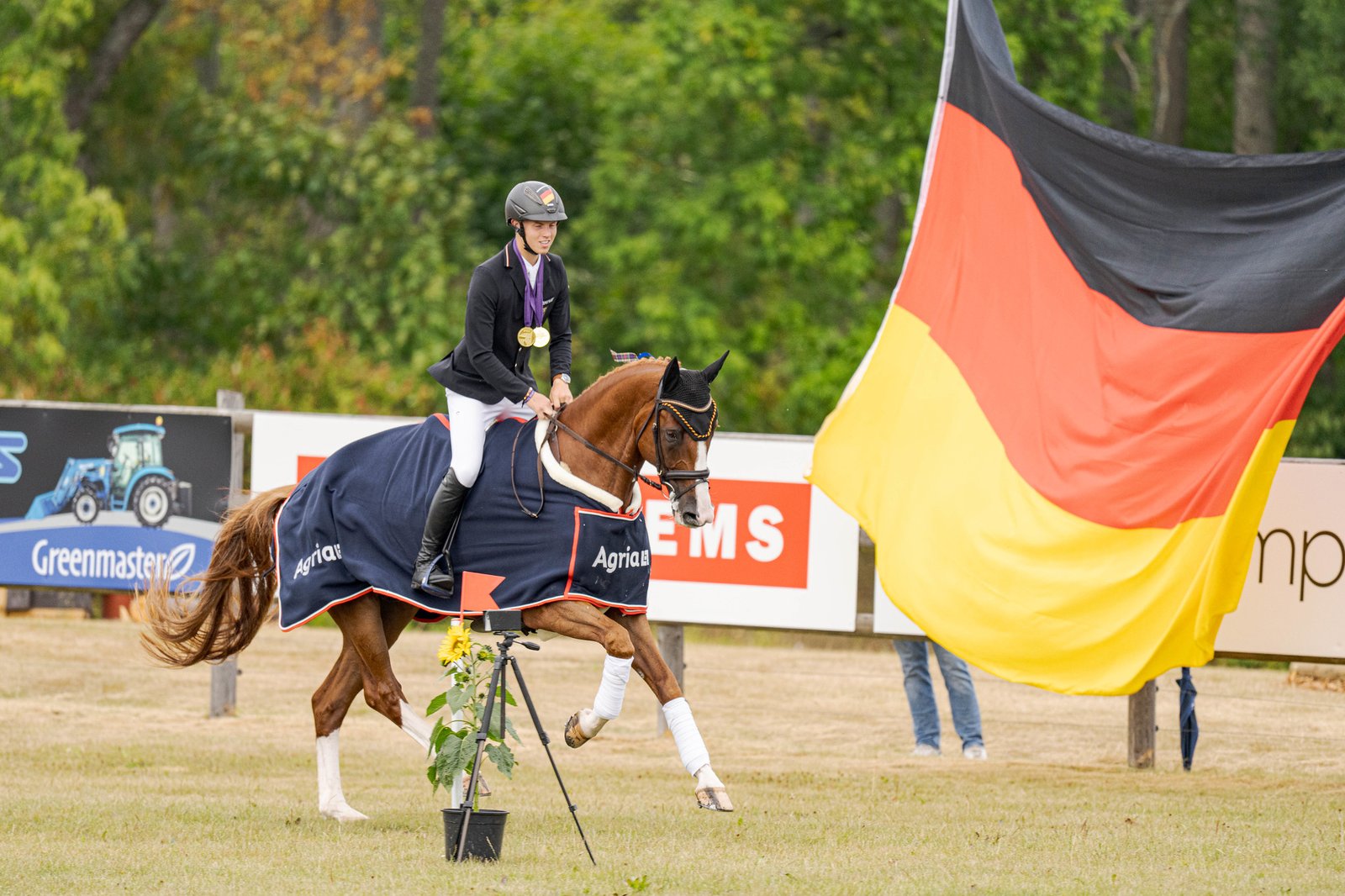 Double gold for Mathies Rüder and Hjoptimus as well. Photo: FEI/Kim C Lundin