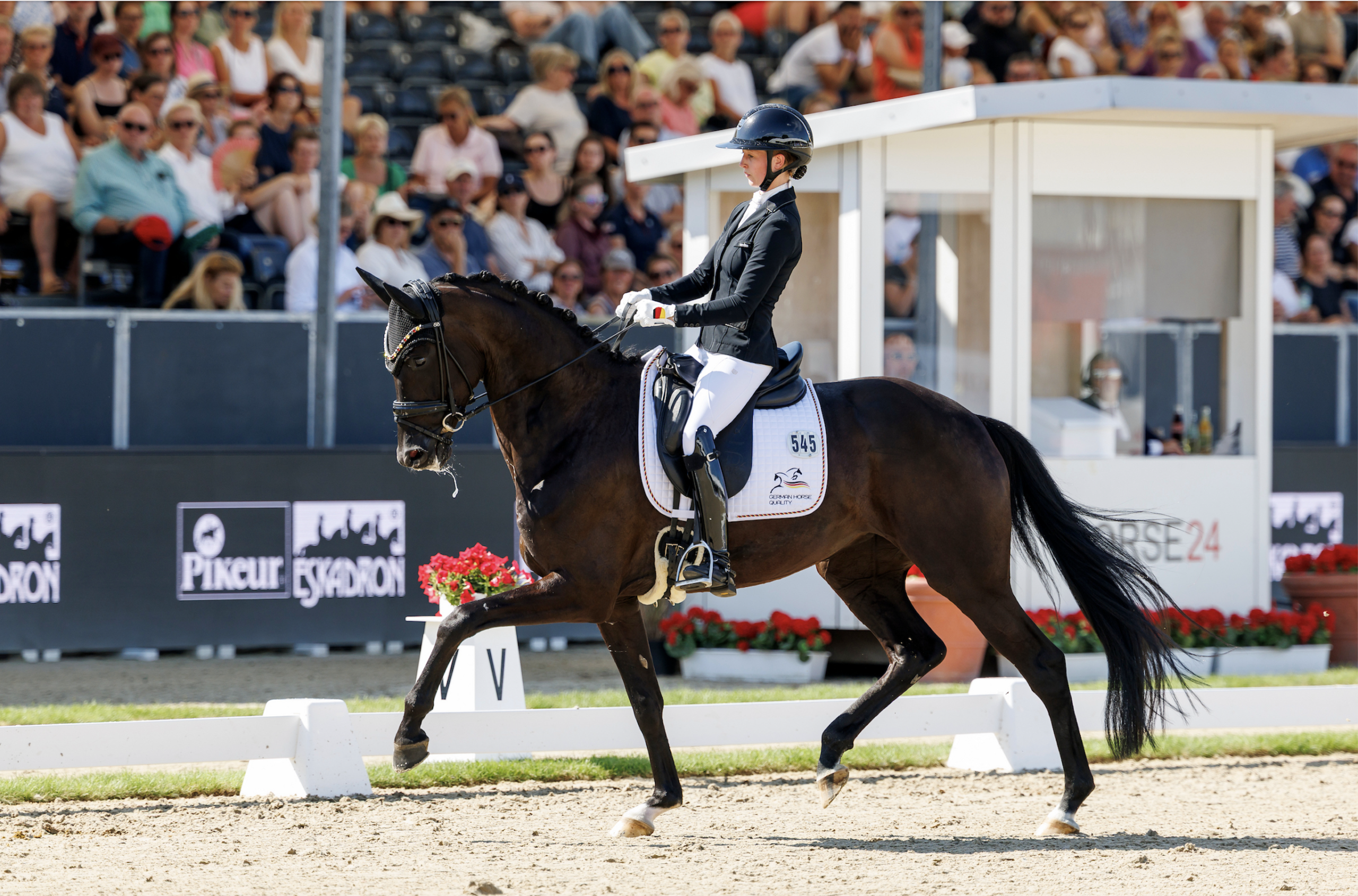 2025 National Champion, 2026 World Championship Bronze Medalist: Weihe's Happiness with Alina Schneider. Photo: sportfotos-lafrentz.de
