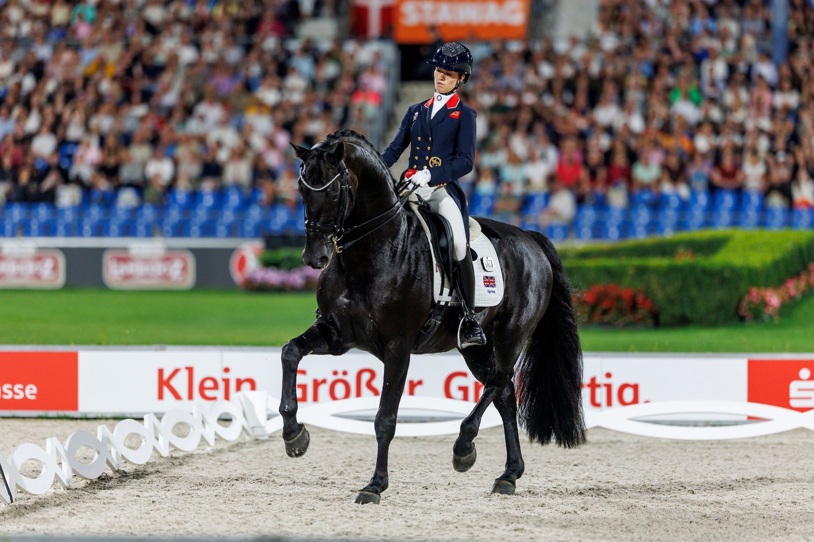 Die alten und neuen Weltmeister Charlotte Fry und Glamourdale