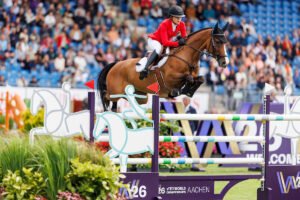 Deutsches Springteam weiter auf WM-Goldkurs, Hinners und Deußer auf zwei und drei