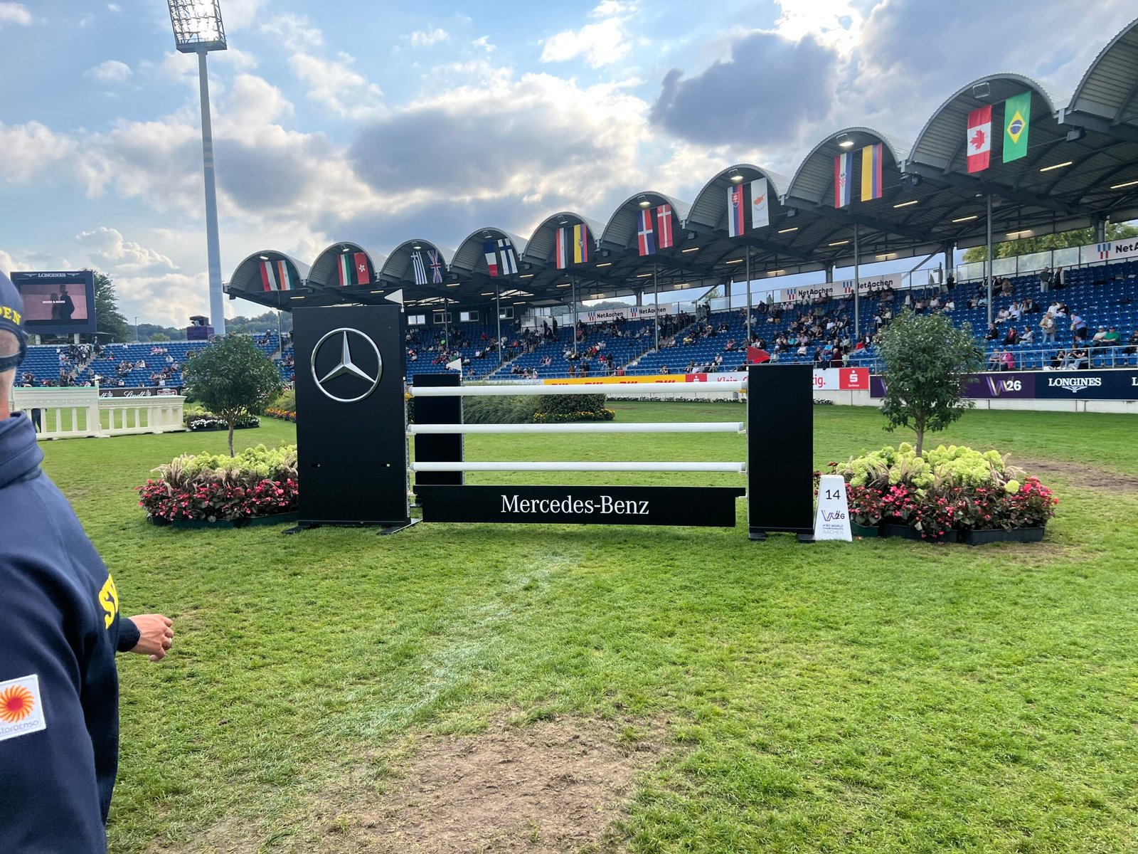 Sprung 14, der Mercedes Oxer