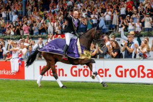 WM Aachen: Michael Jung ist Weltmeister, Deutschland gewinnt Silber hinter den Briten