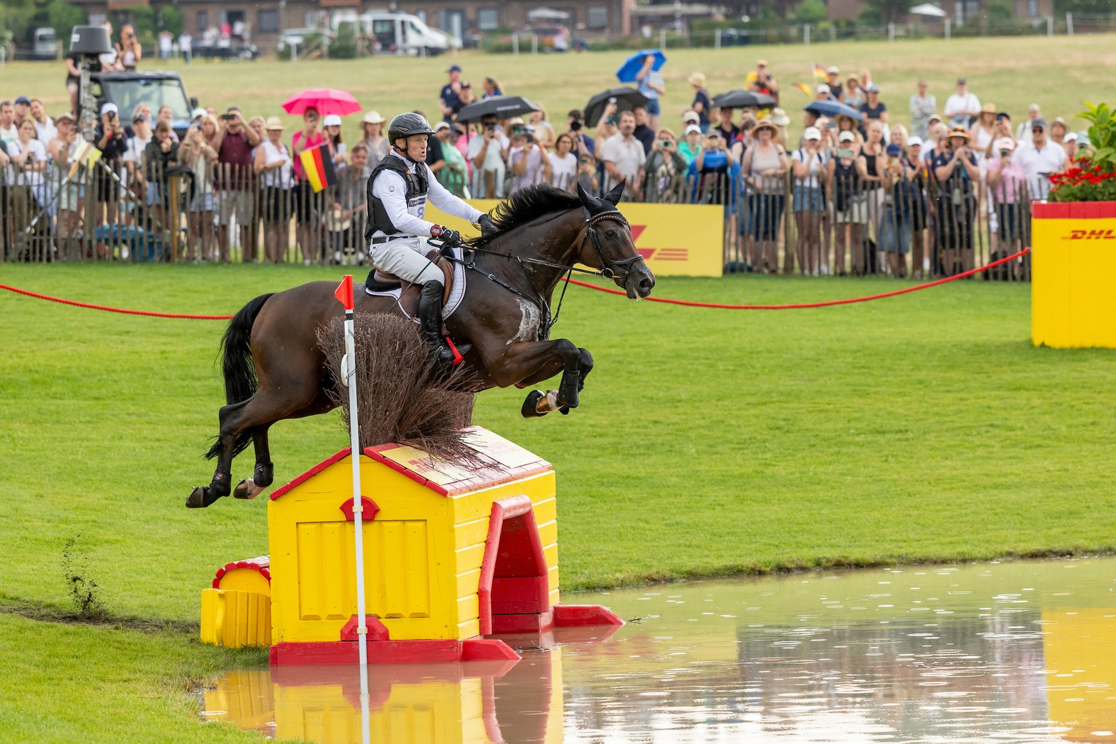 Michael Jung und Chipmunk am letzten Wasser. Foto: sportfotos-lafrentz.de