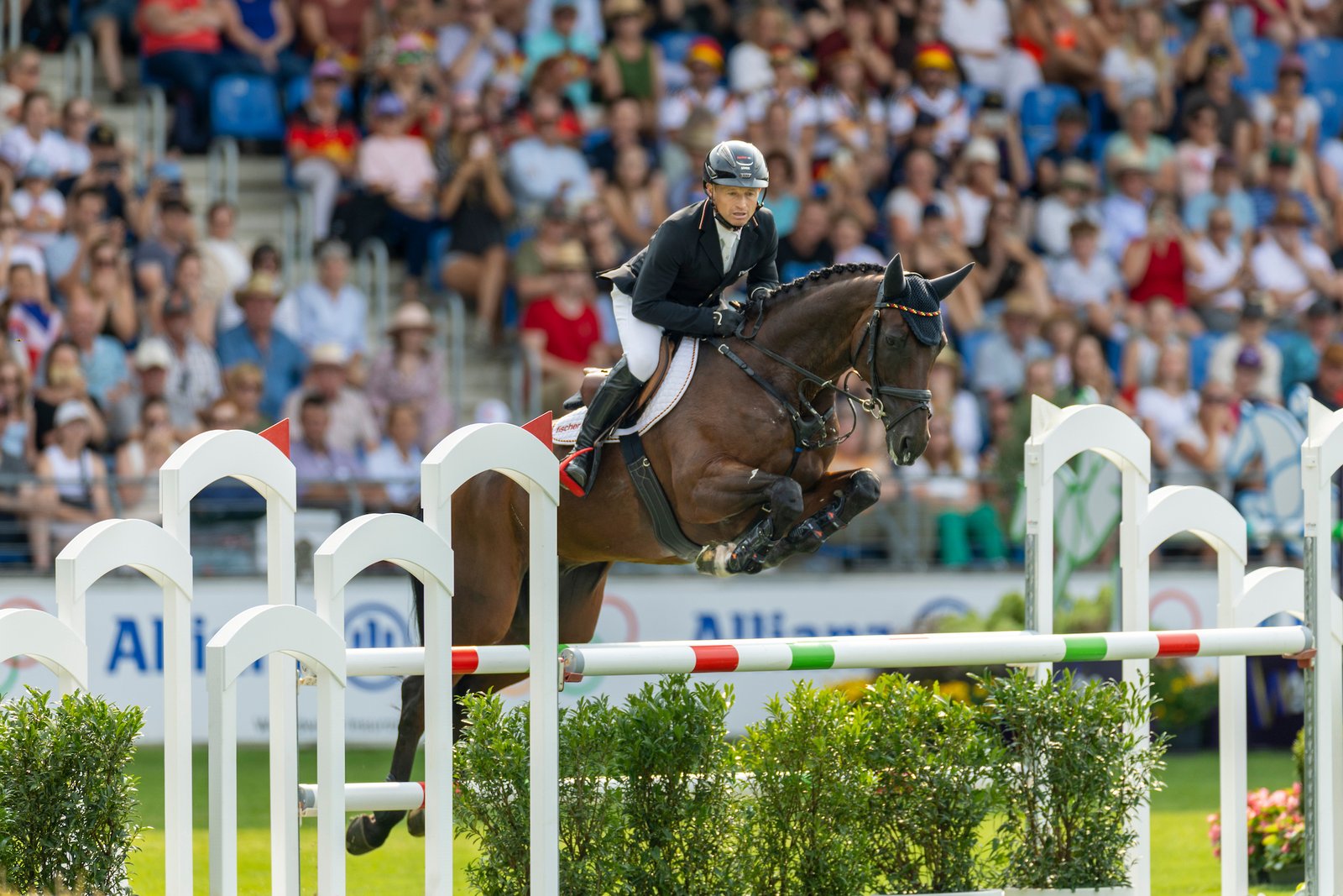 16 Sprünge zum Gold …
Foto: sportfotos-lafrentz.de