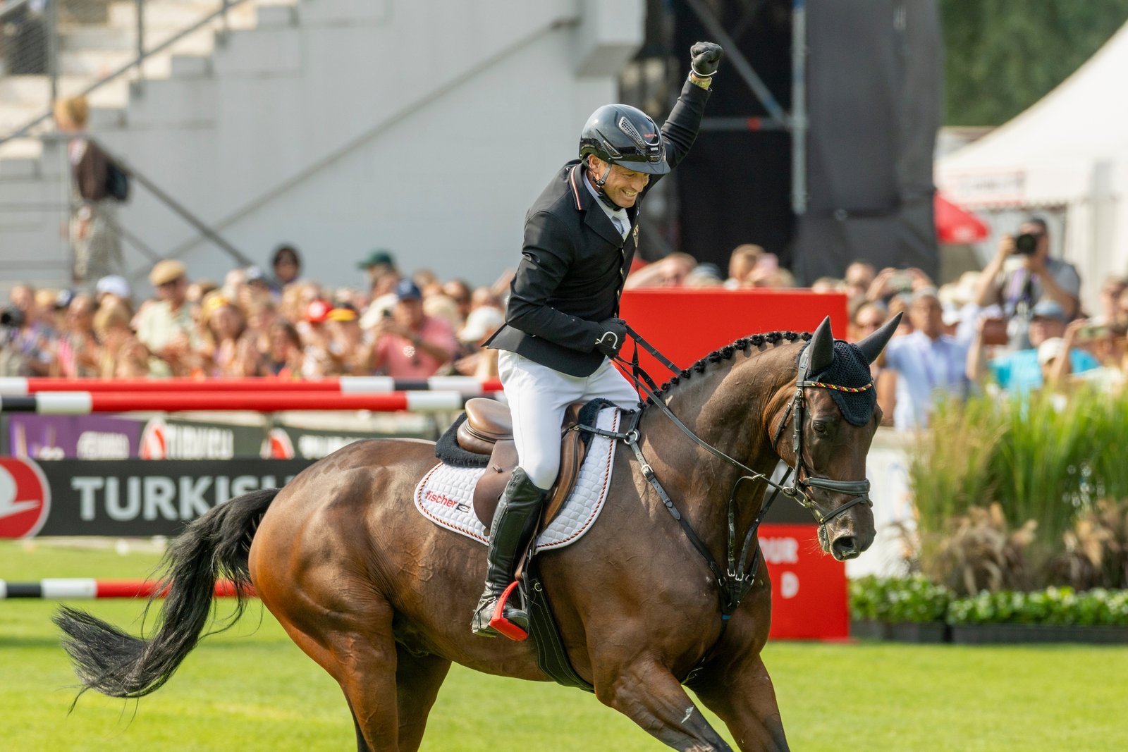 Das letzte Hindernis geschafft, und dann waren die Olympiasieger auch noch Weltmeister.