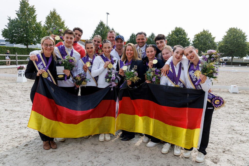 WM der Voltigierer: Zum Abschluss Bronze im Pas de Deux, Gold im Nationenpreis – und zwei bewegende Abschiede