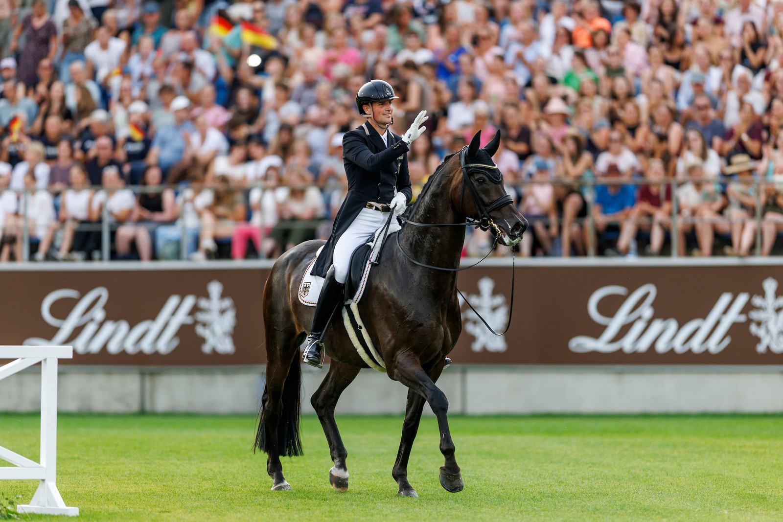 Auch in der Kür kamen die beiden nicht ganz fehlerfrei durchs Programm. Aber wie Wandres sagte: Das wichtigste war, dass der Grand Prix für die Mannschaft geklappt hat.
Foto: 